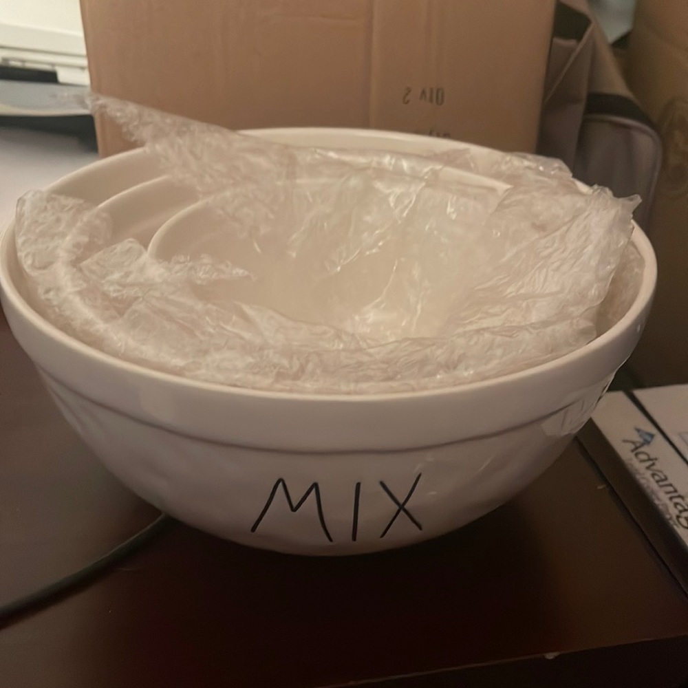 Rae Dunn bowls